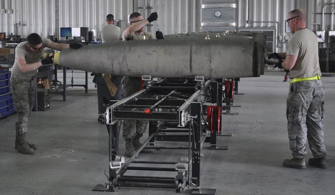 Lính Mỹ tại căn cứ không quân al-Udeid. (Nguồn: AP) Đại sứ UAE: Mỹ nên xem xét lại căn cứ không quân tại Qatar ảnh 1