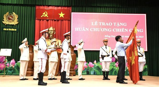 Trao thưởng cho tập thể, cá nhân vụ triệt phá buôn lậu xăng ở Đồng Nai ảnh 1