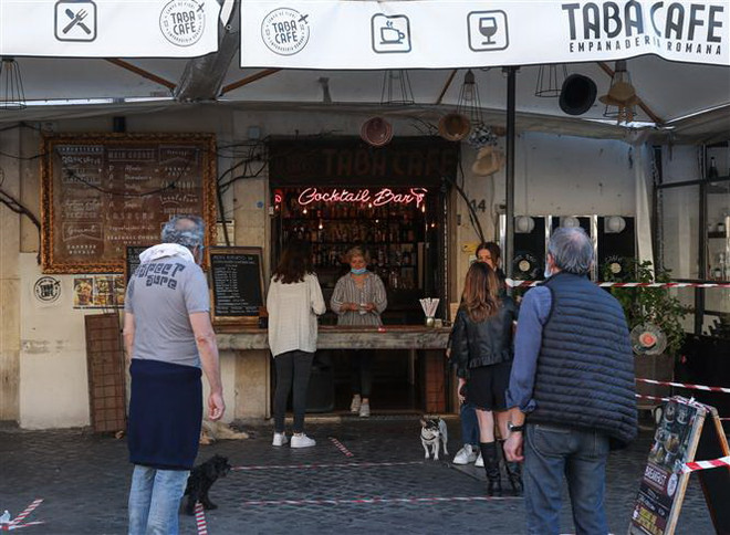 Đức nới lỏng hạn chế cách ly, Italy dự định cho phép dân đi lại tự do ảnh 2