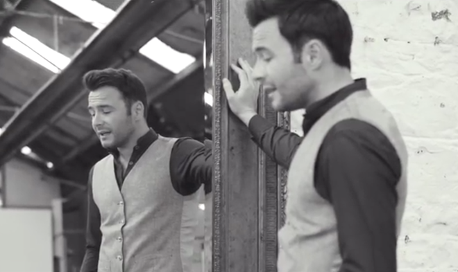 Fan háo hức với MV ca khúc kinh điển ngày cưới "Beautiful in White" ảnh 1