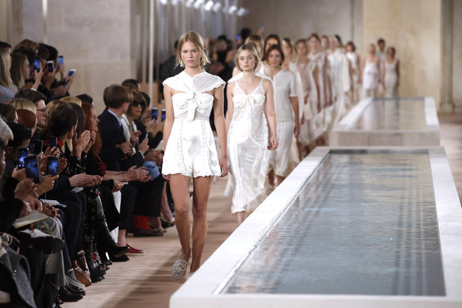 Những nhà thiết kế 8X đang thay đổi ngành thời trang ảnh 20