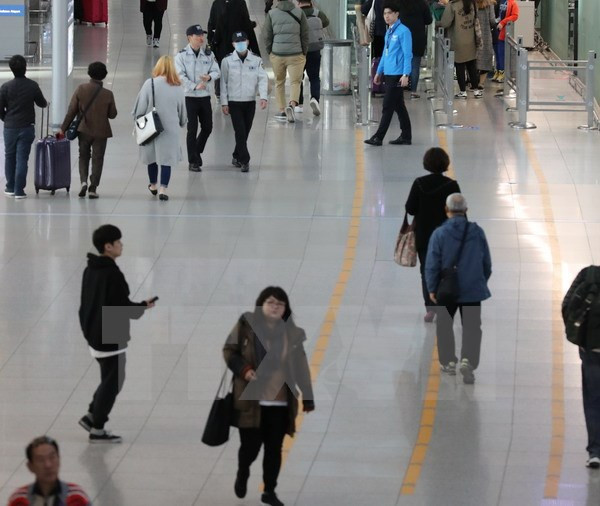 Trung Quốc tái áp dụng lệnh cấm du lịch theo nhóm tới Hàn Quốc ảnh 1