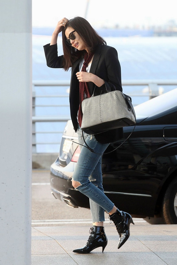 Phong cách thời trang chớm Thu đa dạng, trẻ trung như sao Hàn ảnh 6