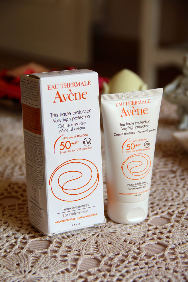 Top tám loại kem chống nắng đáng mua sắm cho mùa Hè này ảnh 1