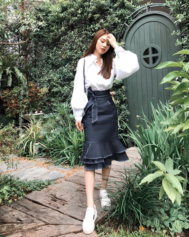 Tăng Thanh Hà phối đồ khoe chân thon, Chi Pu phô vòng eo “con kiến” ảnh 3