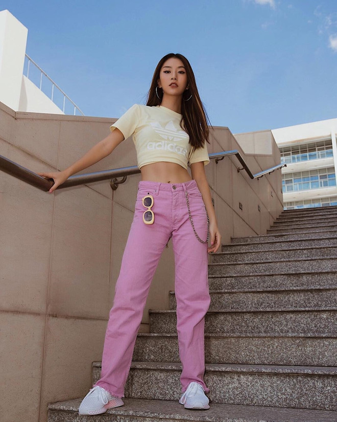 Tăng Thanh Hà phối đồ khoe chân thon, Chi Pu phô vòng eo “con kiến” ảnh 9