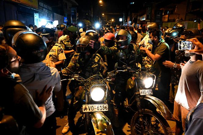 Cuộc đình công quy mô lớn làm tê liệt đất nước Sri Lanka ảnh 1