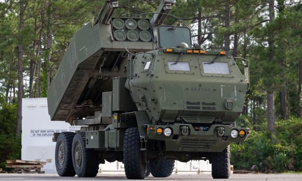 Xe phóng đạn HIMARS Mỹ triển khai diễn tập ở bang Florida hồi đầu tháng 5. (Ảnh: USAF.) Mỹ công bố gói viện trợ quân sự mới trị giá 275 triệu USD cho Ukraine ảnh 1
