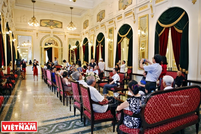 90 phút tham quan Nhà hát Lớn - địa chỉ mới của du lịch Hà Nội ảnh 3