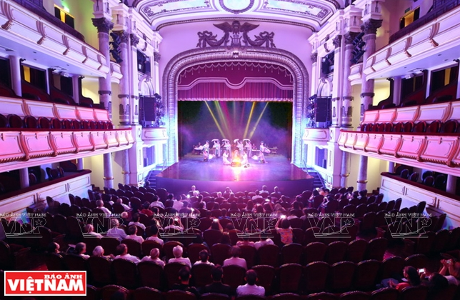 90 phút tham quan Nhà hát Lớn - địa chỉ mới của du lịch Hà Nội ảnh 13