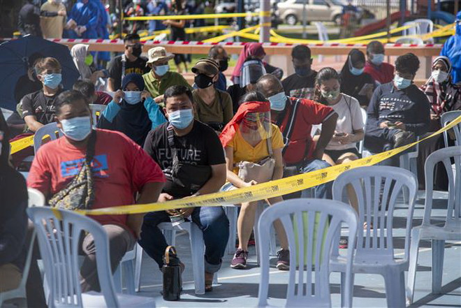 Malaysia ghi nhận trên 8.000 ca mắc COVID-19 mới trong 24 giờ ảnh 1