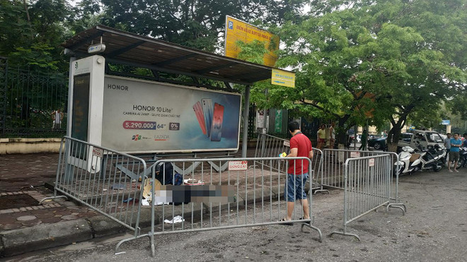 Phát hiện người đàn ông chết bất thường tại trạm xe buýt ở Hà Nội ảnh 1