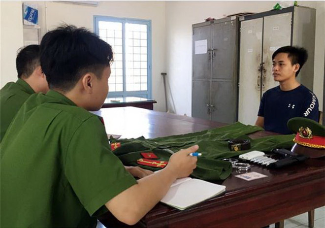 Tạm giam đối tượng giả danh công an để lừa đảo chiếm đoạt tài sản ảnh 2