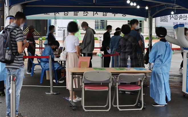 Những con số đáng báo động về tình hình dịch tại Hàn Quốc và Nga ảnh 1