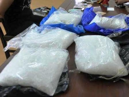 Xe Fortuner vận chuyển số lượng lớn ma túy đá từ vùng biên về Hà Nội ảnh 1