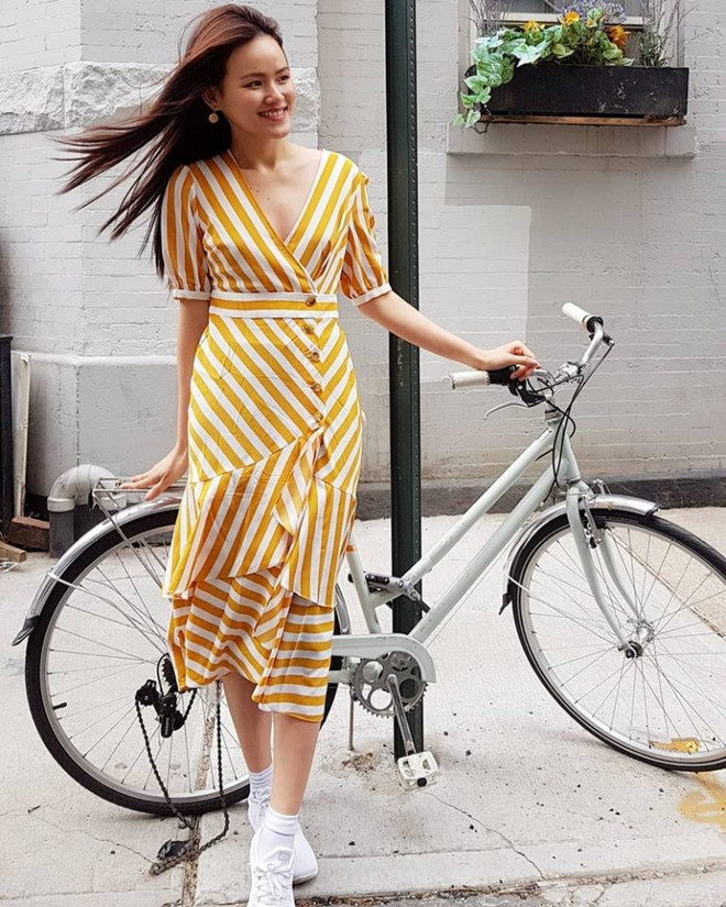 Đón đầu xu hướng, mỹ nhân Việt đua nhau sắm loạt đầm vàng rực rỡ ảnh 15