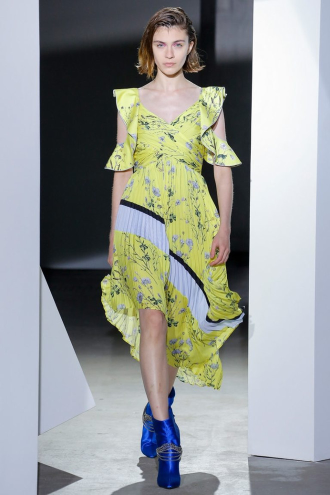 Đón đầu xu hướng, mỹ nhân Việt đua nhau sắm loạt đầm vàng rực rỡ ảnh 3