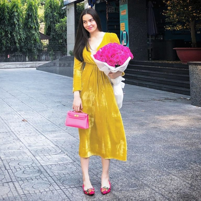 Đón đầu xu hướng, mỹ nhân Việt đua nhau sắm loạt đầm vàng rực rỡ ảnh 6