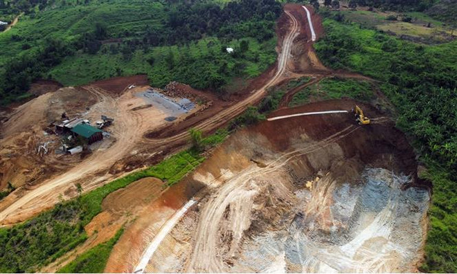 Đắk Nông: Nhà thầu thi công trên phần đất chưa hoàn thành đền bù ảnh 2