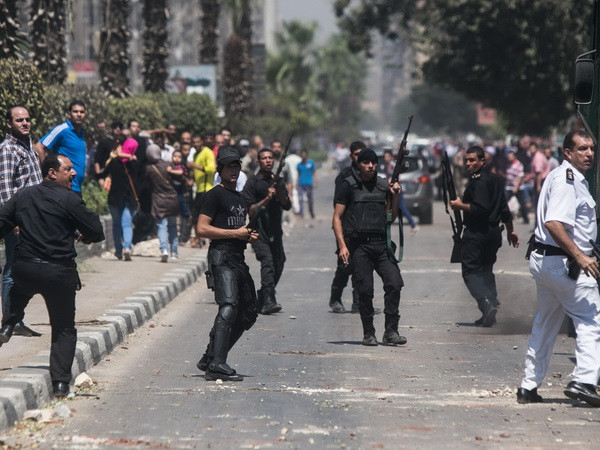 Ai Cập: Phe Hồi giáo phát động biểu tình bạo lực đòi "báo thù" ảnh 1