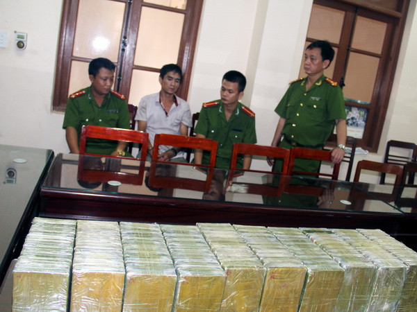 Yêu cầu điều tra mở rộng vụ vận chuyển 100 bánh heroin ảnh 1