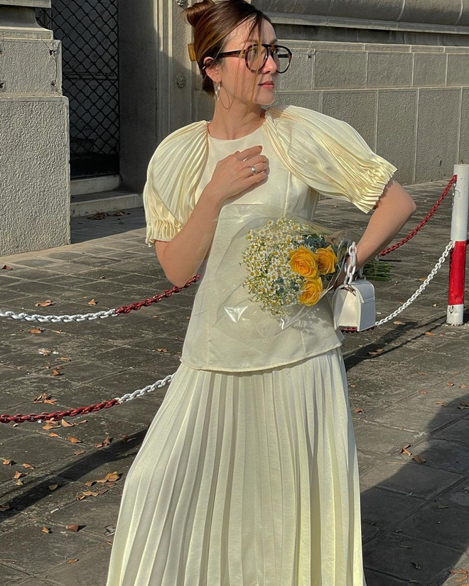 Blazer, sơmi trắng đồng loạt "khuynh đảo" street style của sao Việt ảnh 17