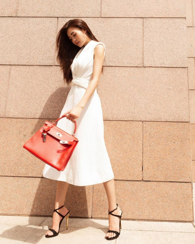 Blazer, sơmi trắng đồng loạt "khuynh đảo" street style của sao Việt ảnh 15