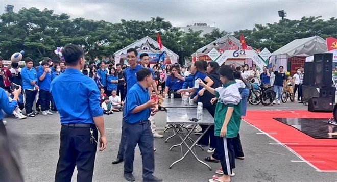 Xác minh tin học sinh cấp 3 tham gia thi uống bia tại Hội trại Uông Bí ảnh 1