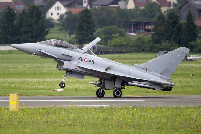 Anh tiếp tục bán vũ khí trị giá 280 triệu bảng cho Saudi Arabia ảnh 1