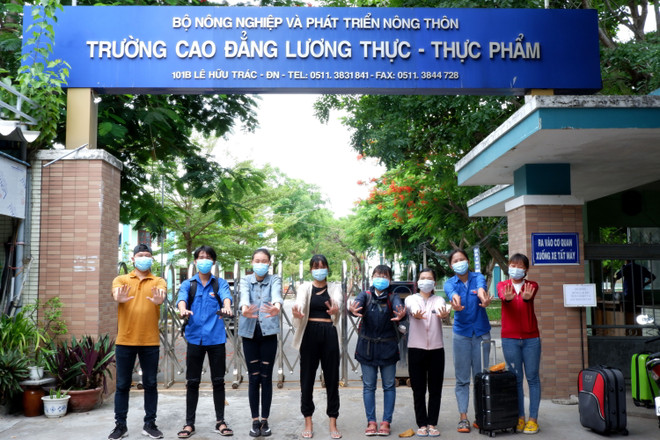 [Photo] Người dân Đà Nẵng tình nguyện chung sức chống dịch COVID-19 ảnh 1