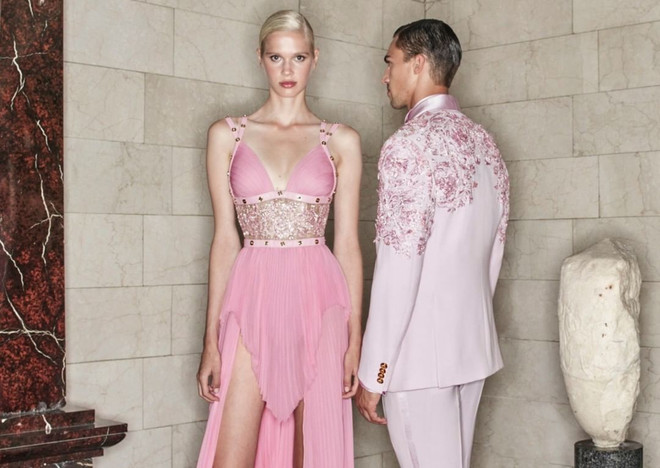 Versace mang màu sắc hội họa trừu tượng đương đại vào bộ sưu tập mới ảnh 1