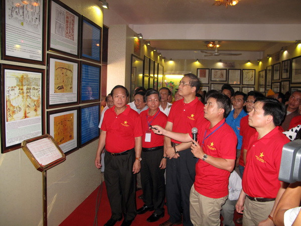 Trưng bày tài liệu khẳng định chủ quyền Hoàng Sa, Trường Sa ảnh 1
