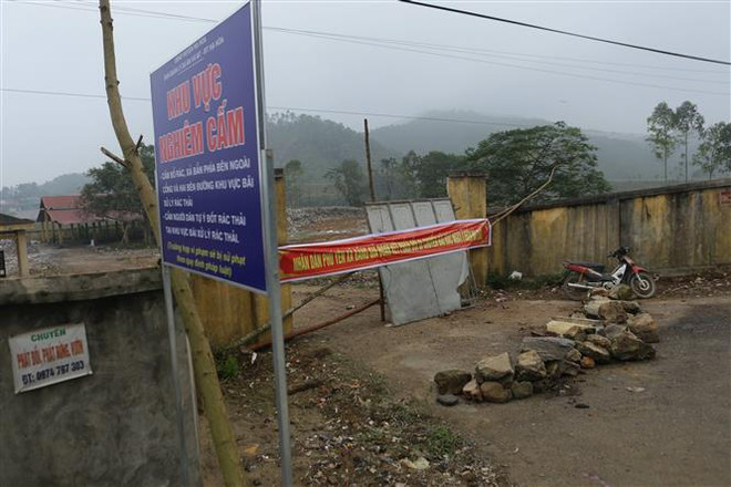 Phú Thọ: Người dân lập lán ngăn cản không cho xe chở rác vào bãi ảnh 1