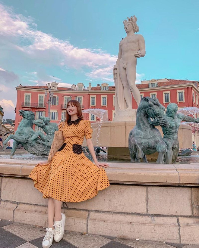 Hồ Ngọc Hà xúng xính váy áo "bánh bèo", đọ phong cách với dàn mỹ nhân ảnh 2