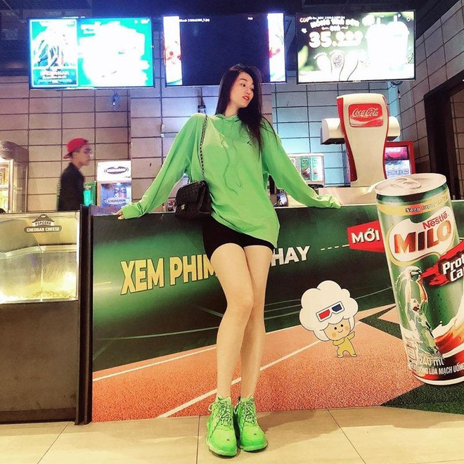 Hồ Ngọc Hà xúng xính váy áo "bánh bèo", đọ phong cách với dàn mỹ nhân ảnh 19