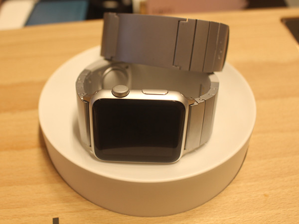 Sgnl - Đồng hồ thông minh đầu tiên cho phép gọi điện qua... ngón tay ảnh 1