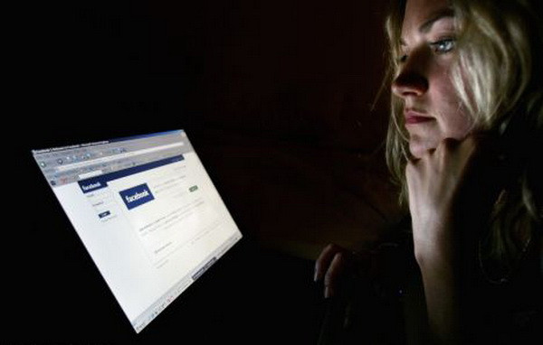 Dùng tên giả trên mạng xã hội có nguy cơ rối loạn tâm lý tình dục ảnh 1