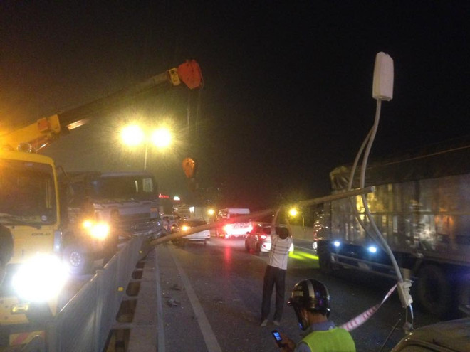 Hà Nội: Hai tai nạn giao thông nguy hiểm xảy ra trong đêm ảnh 2