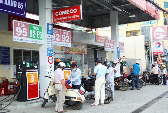 Người dân TP Hồ Chí Minh vẫn còn e dè với xăng sinh học E5 ảnh 1