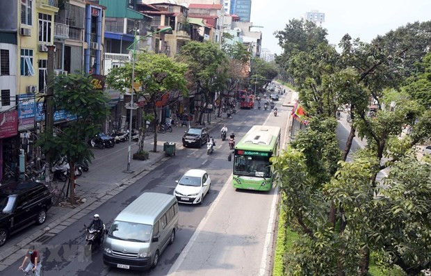 Khu vực Bắc Bộ hửng nắng, Trung Bộ và Nam Bộ mưa dông về chiều ảnh 1