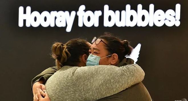 Nhiều gia đình đoàn tụ khi Australia, New Zealand mở cửa biên giới ảnh 1