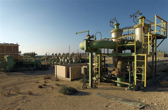 Libya cảnh báo đóng cửa nhiều cơ sở dầu mỏ do khủng hoảng chính trị ảnh 1