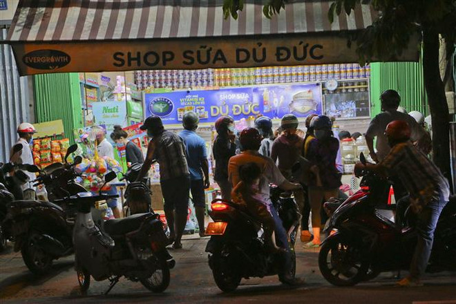 Đình chỉ công tác chủ tịch xã thiếu trách nhiệm trong phòng chống dịch ảnh 1