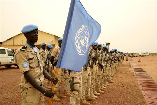 Binh sỹ Senegal thuộc Phái bộ Gìn giữ hòa bình Liên hợp quốc tại Mali (MINUSMA). (Ảnh: AFP/TTXVN) MINUSMA chuẩn bị nối lại hoạt động luân chuyển lực lượng tại Mali ảnh 1