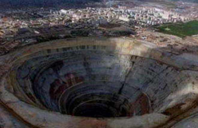 Vẫn còn người mất tích trong vụ lụt mỏ khai thác kim cương ở Nga ảnh 1