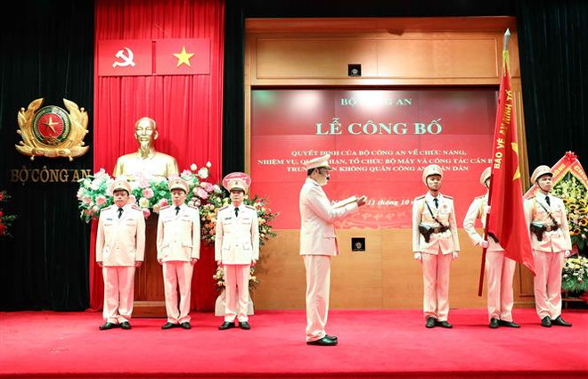 Ra mắt Trung đoàn Không quân Công an nhân dân tại Hà Nội ảnh 2