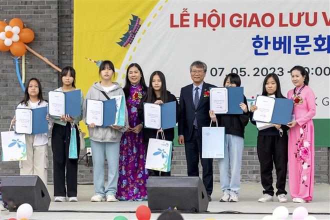 Lan tỏa giá trị văn hóa Việt Nam, thắt chặt mối lương duyên Việt-Hàn ảnh 1