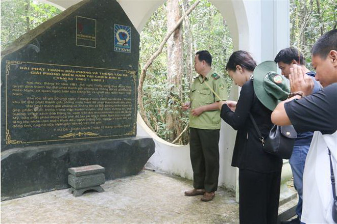 60 năm TTXGP: Dòng tin không ngừng chảy giữa chiến trường ác liệt ảnh 1