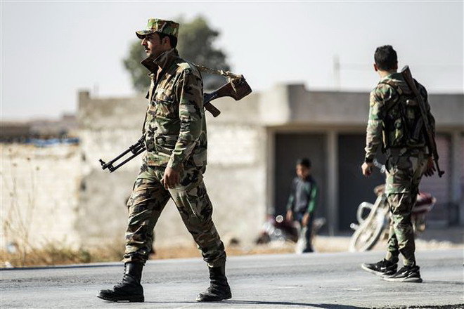 Syria: Phiến quân tấn công quy mô lớn vào nhiều căn cứ của chính phủ ảnh 1