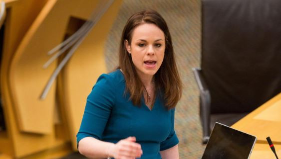 Scotland: Bộ trưởng Tài chính Forbes tham gia tranh cử chức Thủ hiến ảnh 1